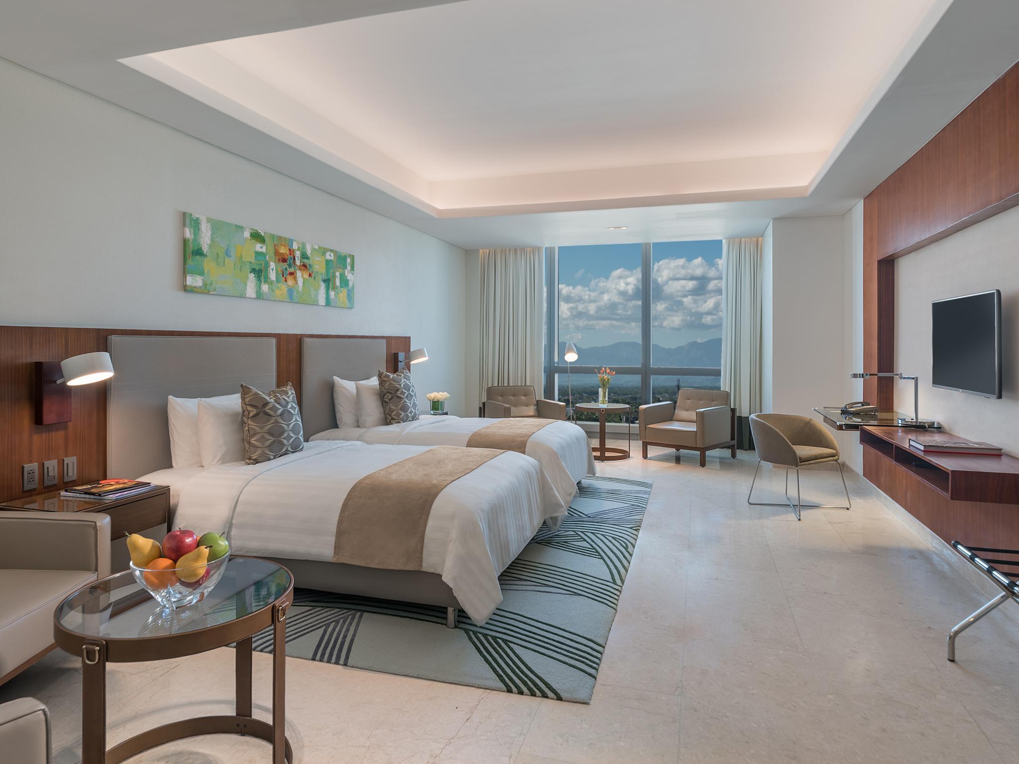 Richmonde Hotel Iloilo Buitenkant foto