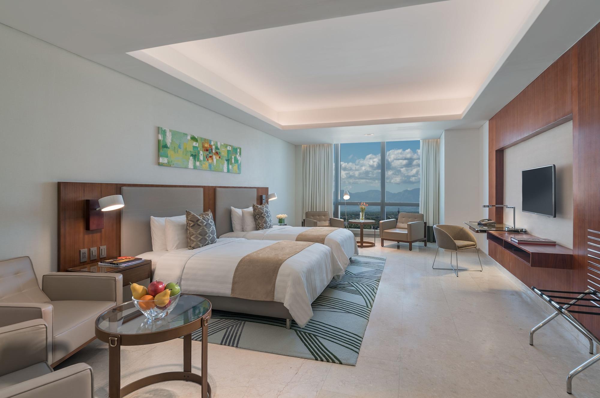 Richmonde Hotel Iloilo Buitenkant foto
