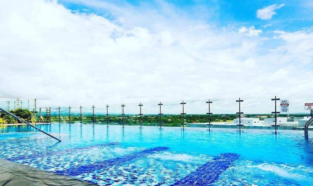 Richmonde Hotel Iloilo Buitenkant foto
