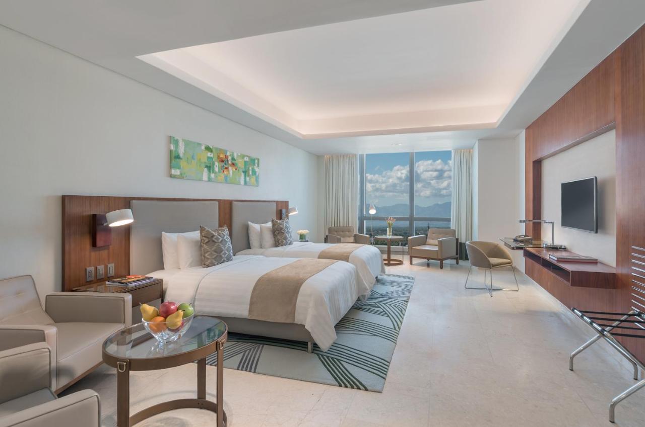 Richmonde Hotel Iloilo Buitenkant foto