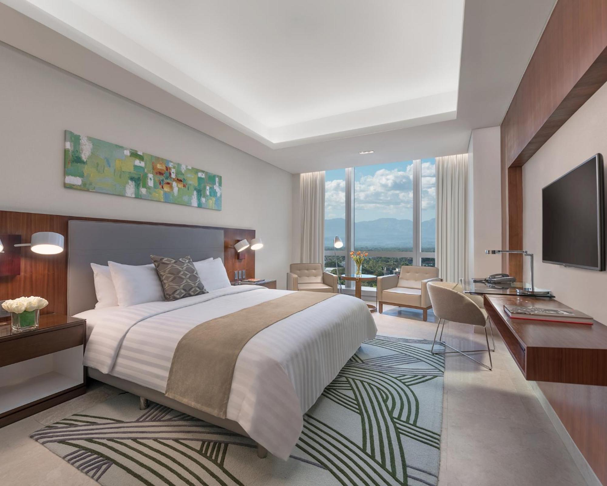Richmonde Hotel Iloilo Buitenkant foto