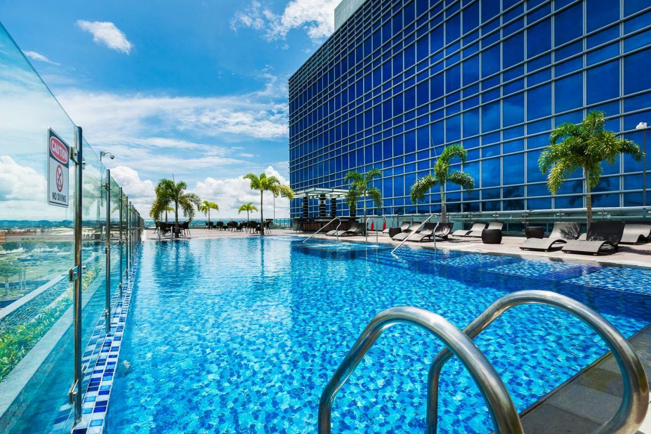Richmonde Hotel Iloilo Buitenkant foto